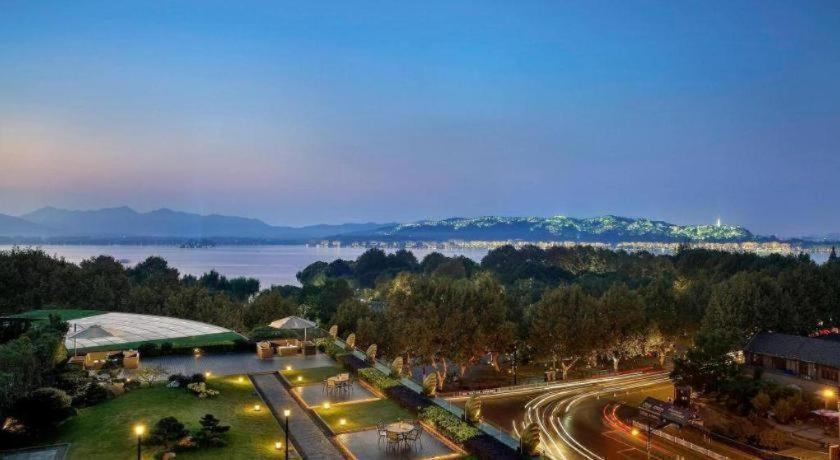 Sofitel Hangzhou Westlake - Few Steps To West Lake, With Panoramic Lake View Terrace Ngoại thất bức ảnh