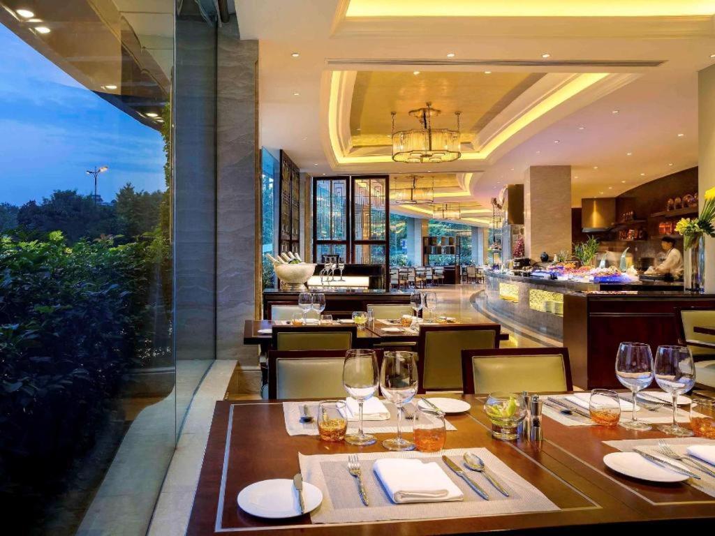 Sofitel Hangzhou Westlake - Few Steps To West Lake, With Panoramic Lake View Terrace Ngoại thất bức ảnh